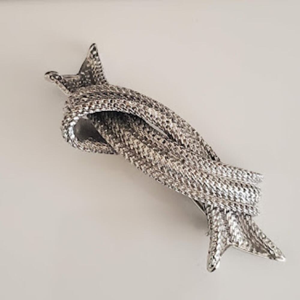 Vintage Ginnie Johansen Brooch Silver Tone Mesh Metal Bow 1980's‎ Signed